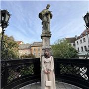 Amoureuse des langues, je vous les apprends de manière FUN avec de cours basique.
